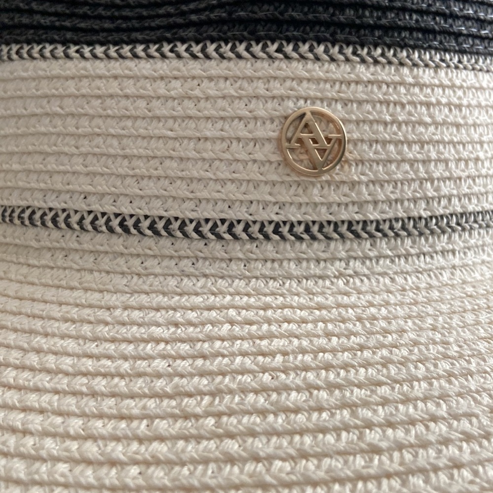 Adrienne Vittadini Black and Ivory Hat - Picture 6 of 13